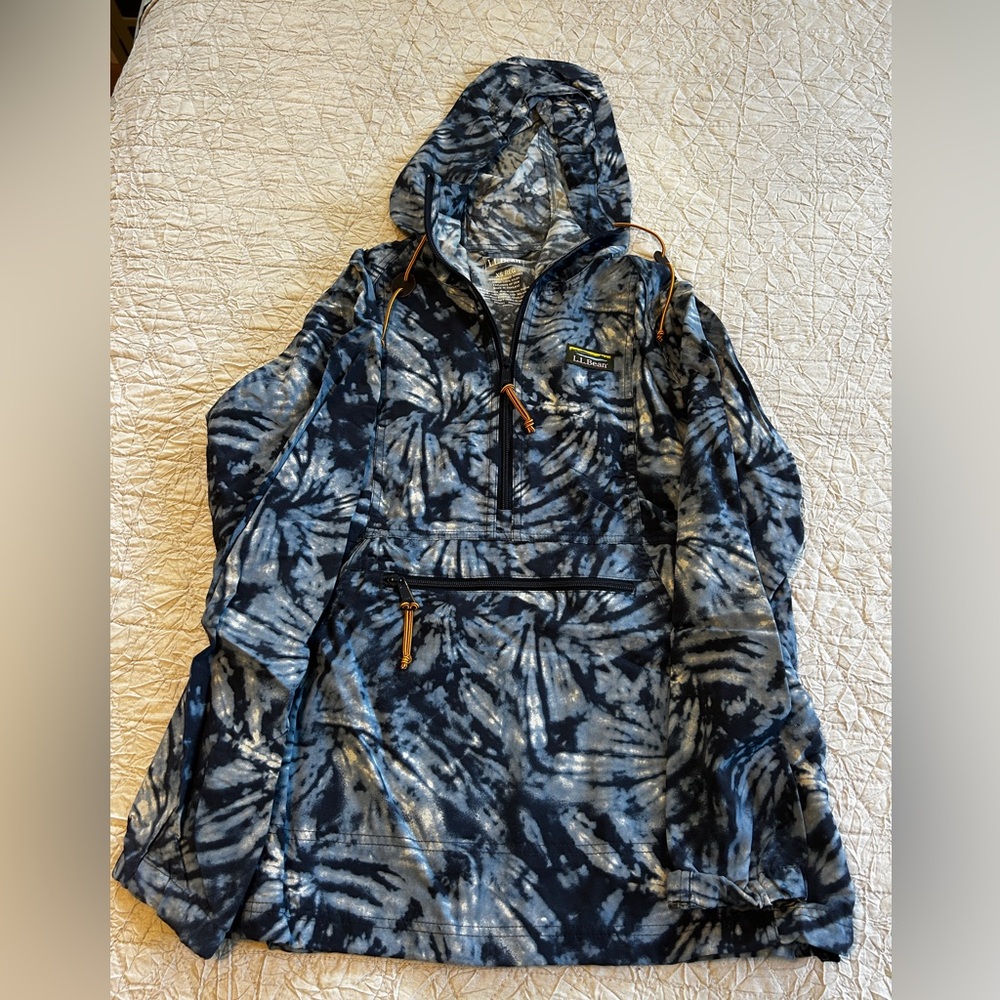 L.L. Bean Blue and White Hooded jacket